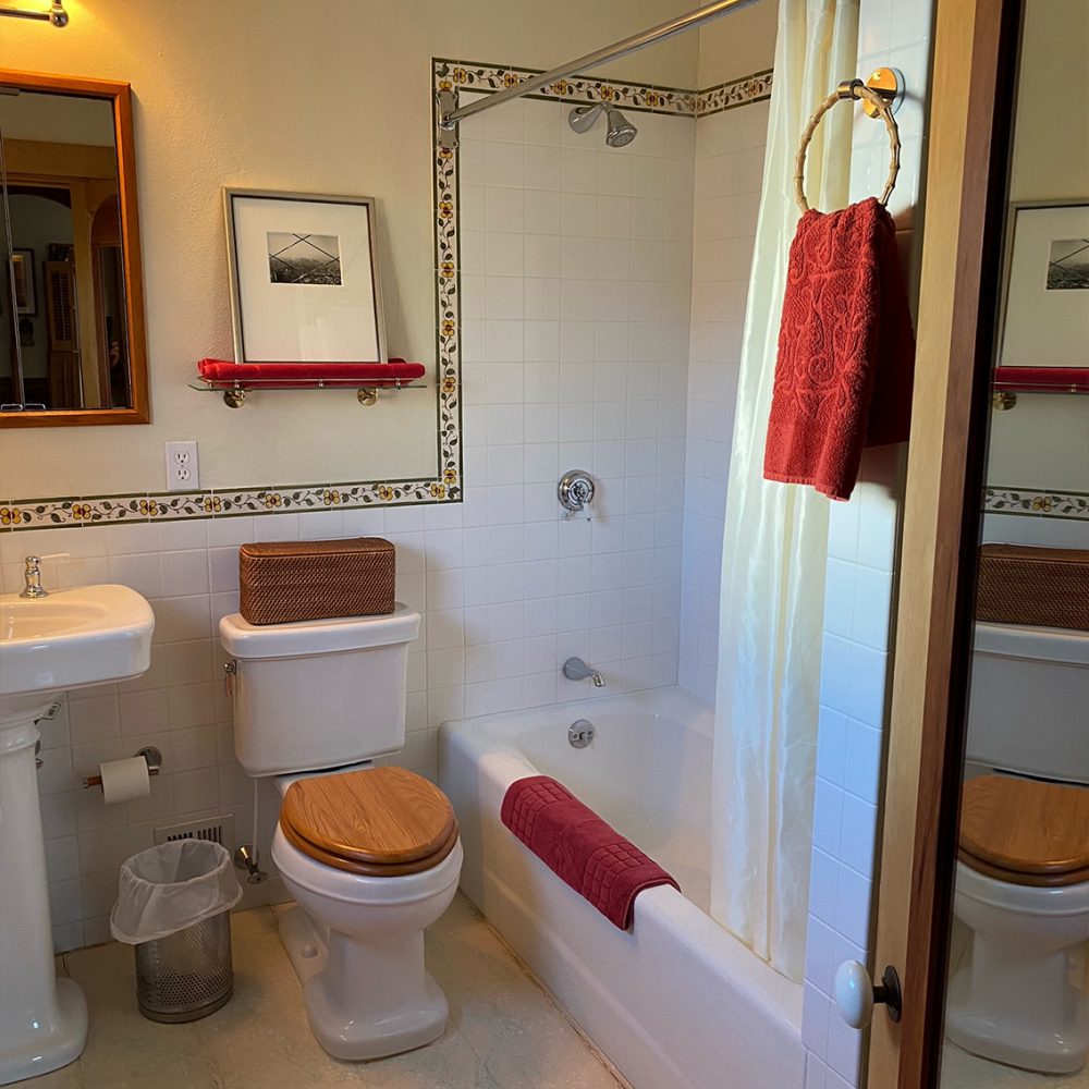 ElenaCrossHallSuite_Eight